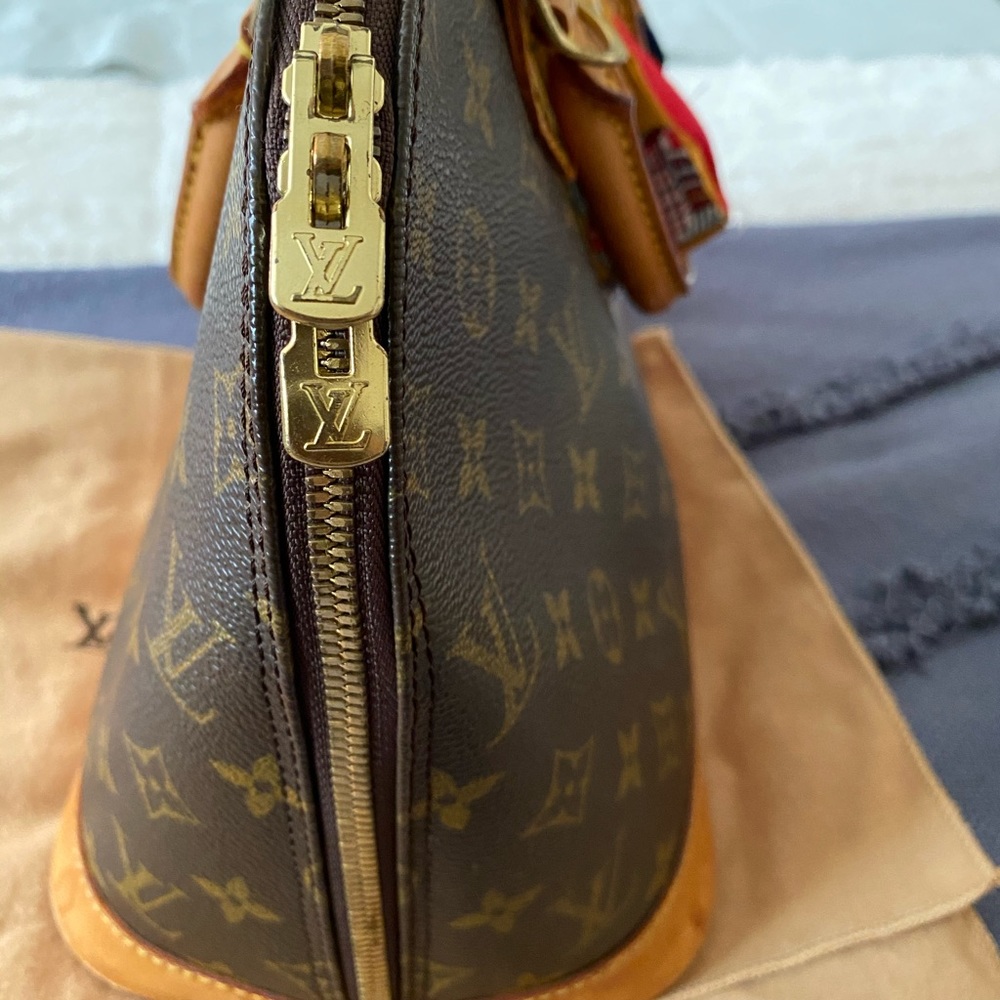 Louis Vuitton alma monogram - Picture 4 of 11